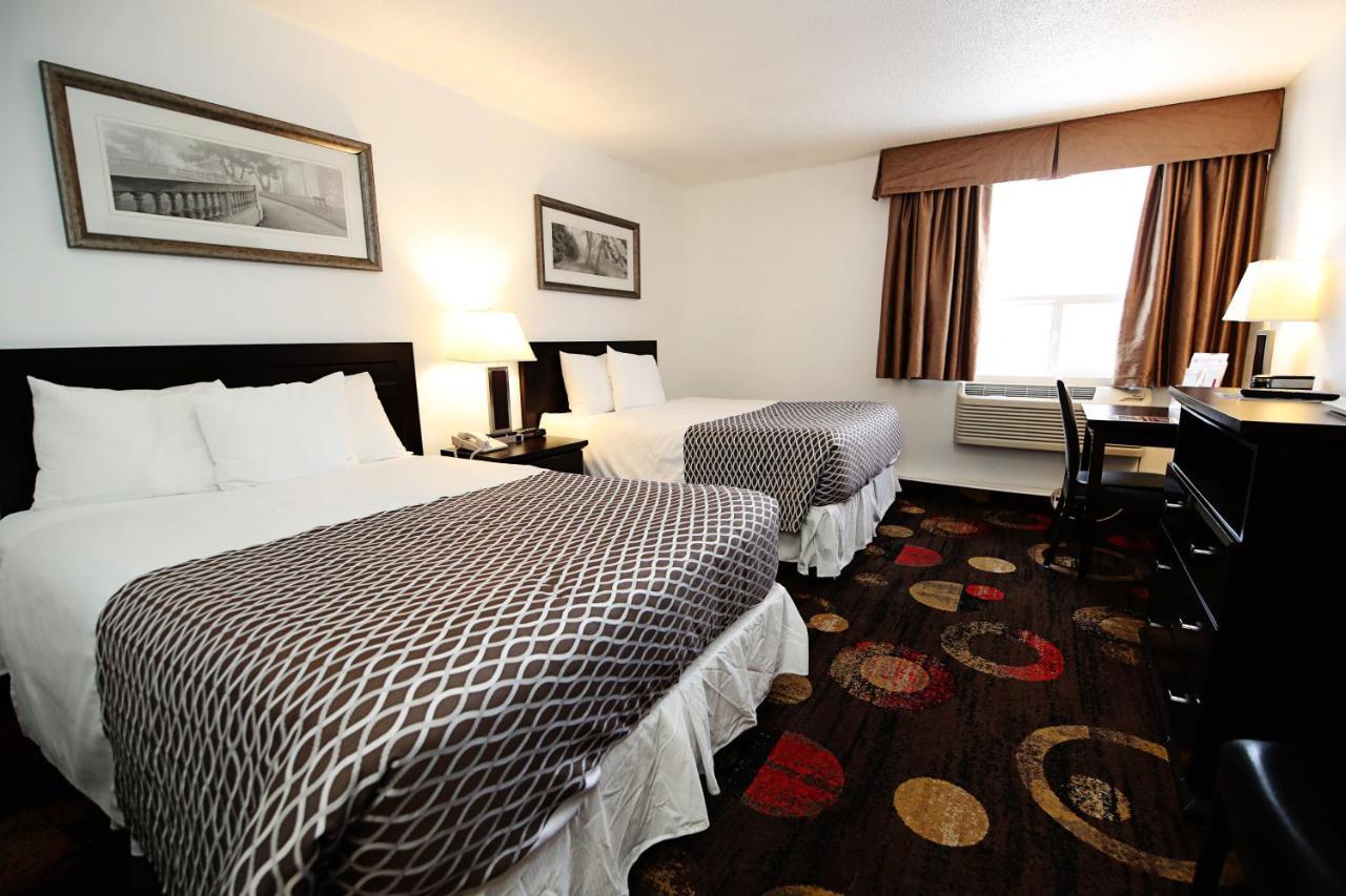 Stonebridge Hotel Fort Mcmurray Exteriör bild