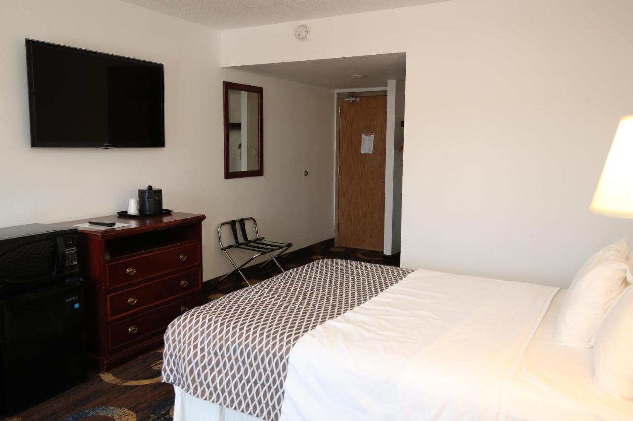 Stonebridge Hotel Fort Mcmurray Exteriör bild