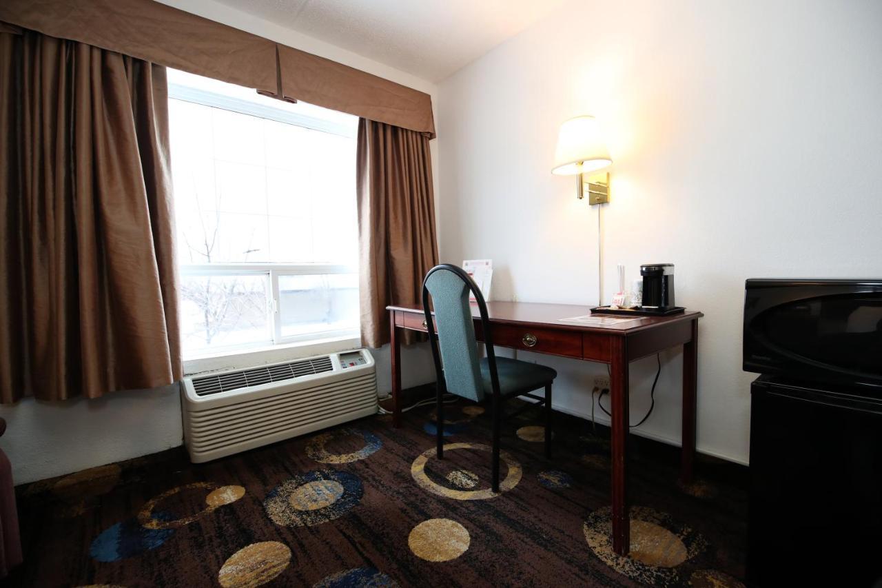 Stonebridge Hotel Fort Mcmurray Exteriör bild
