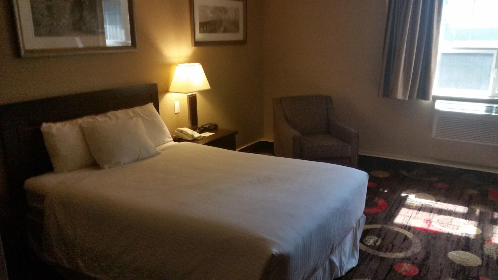 Stonebridge Hotel Fort Mcmurray Exteriör bild