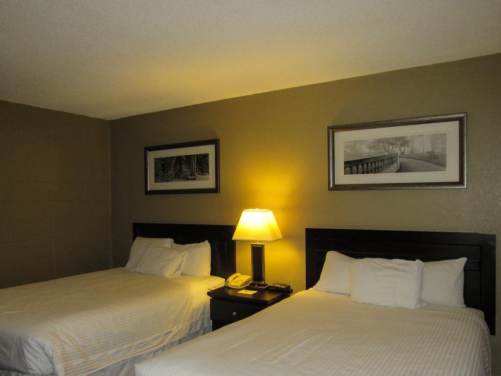 Stonebridge Hotel Fort Mcmurray Exteriör bild