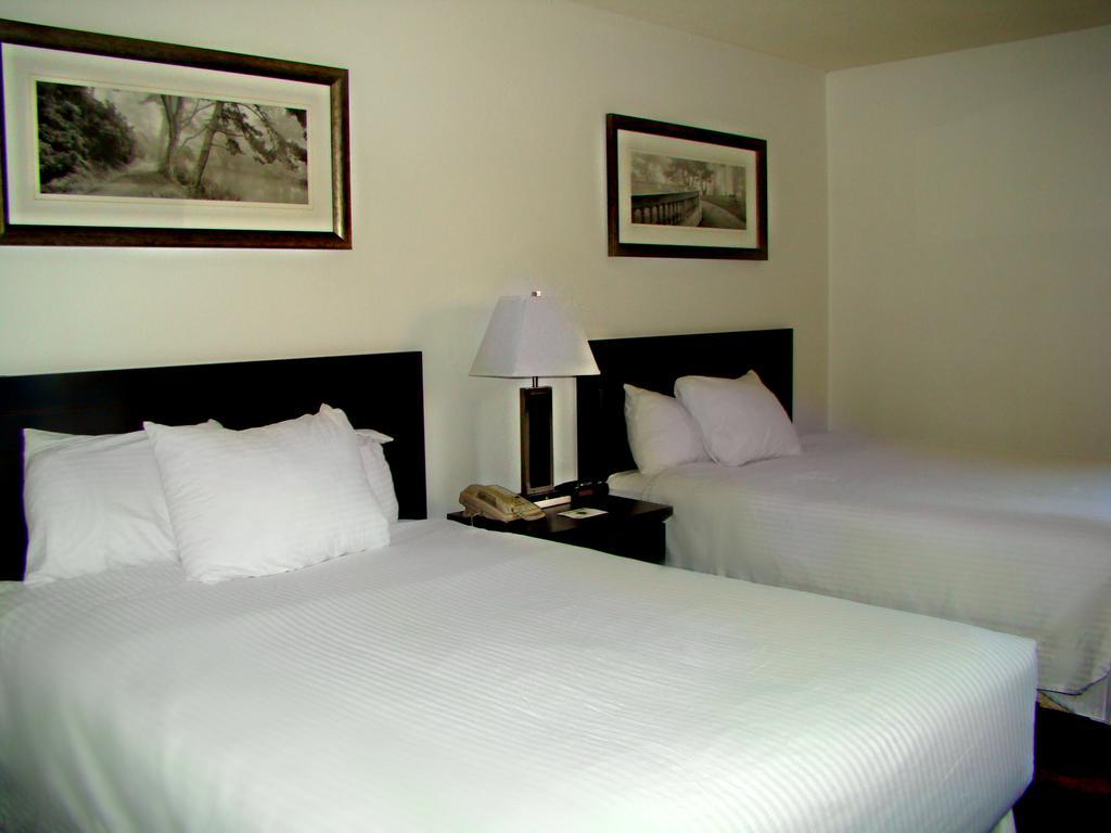 Stonebridge Hotel Fort Mcmurray Exteriör bild