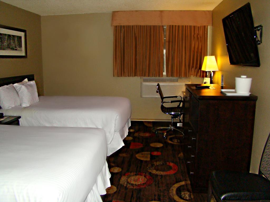 Stonebridge Hotel Fort Mcmurray Exteriör bild